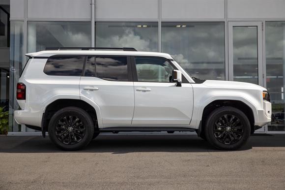 2025 Toyota Land Cruiser Prado RV-SUV