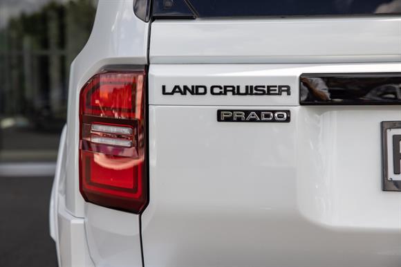 2025 Toyota Land Cruiser Prado RV-SUV