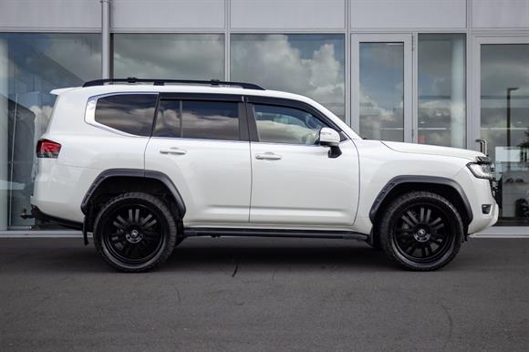 2024 Toyota Land Cruiser RV-SUV