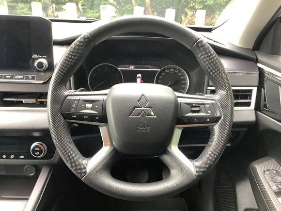 2023 Mitsubishi Outlander LS