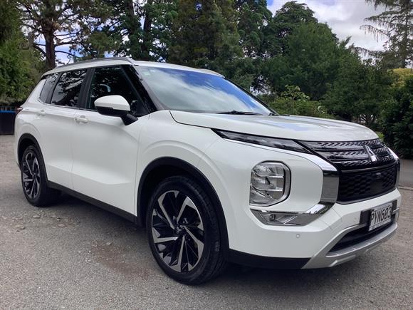 Mitsubishi Outlander XLS 7 SEATER 2023