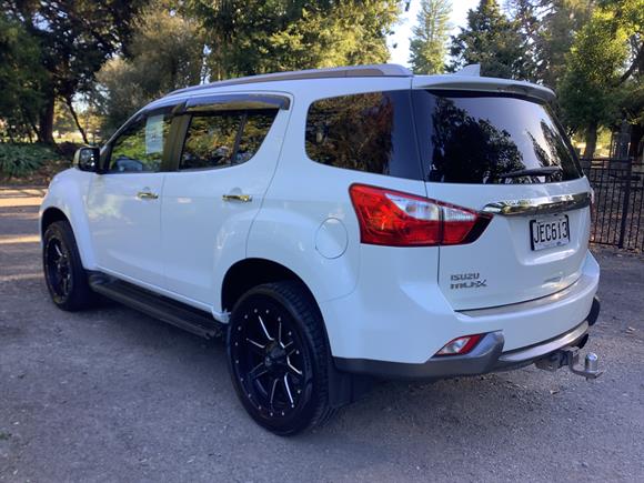 2015 Isuzu MU-X 4WD AUTO