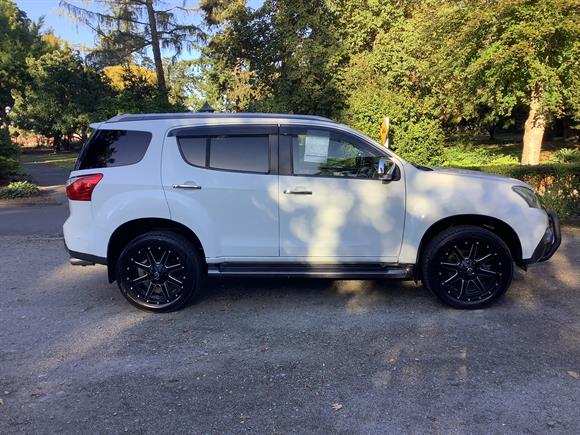 2015 Isuzu MU-X 4WD AUTO