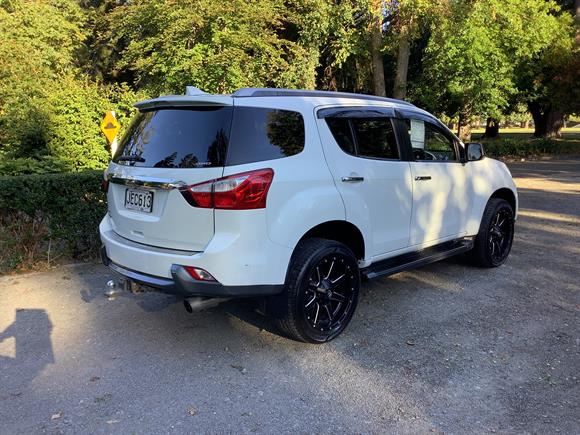 2015 Isuzu MU-X 4WD AUTO