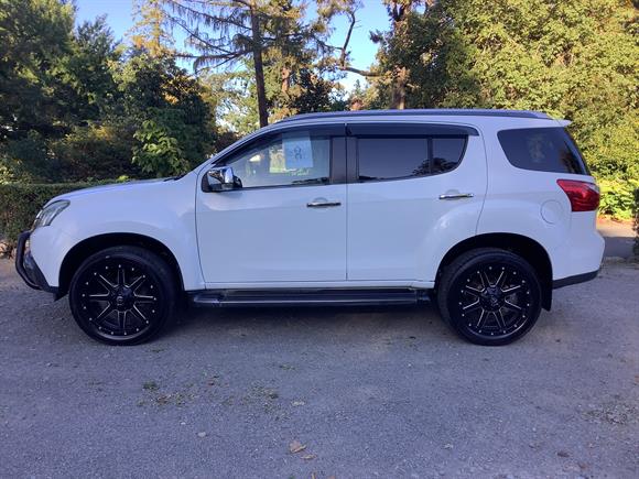 2015 Isuzu MU-X 4WD AUTO