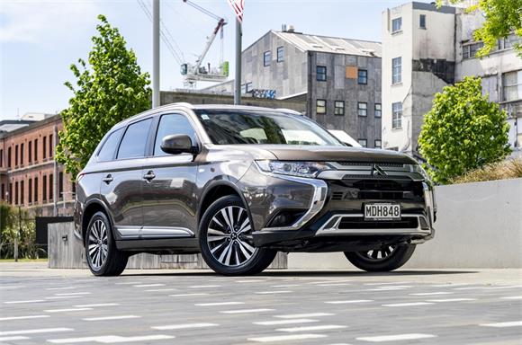 Mitsubishi Outlander LS 2.4P 2WD 2019