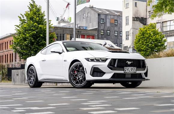 Ford Mustang 5.0L Fastback 2024