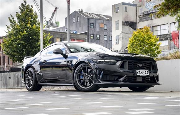 Ford Mustang 5.0L Dark Horse 2025