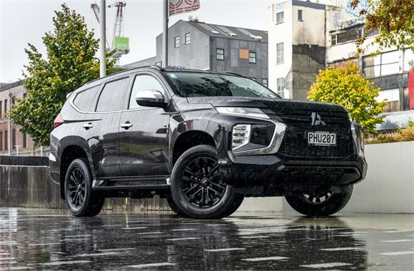 Mitsubishi Pajero VRXB 2.4L 4WD Black Edition 2022