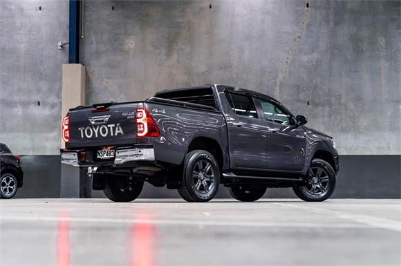 2021 Toyota Hilux SR5 TD DC 2.8L 4WD
