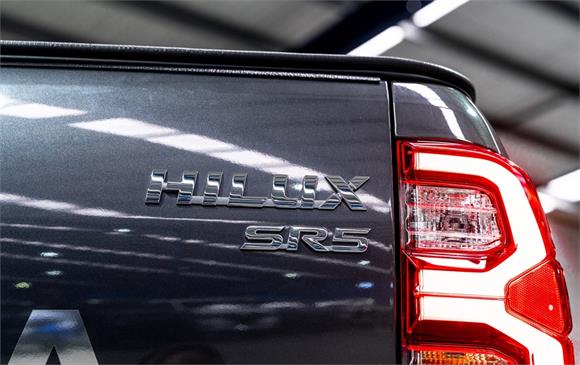 2021 Toyota Hilux SR5 TD DC 2.8L 4WD