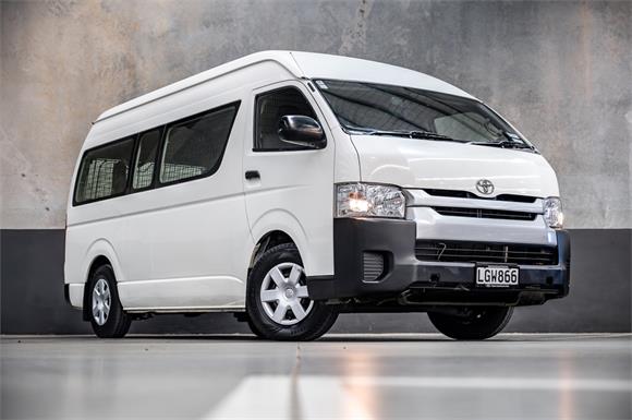 Toyota Hiace LWB Minibus High Roof 3.0D 2018