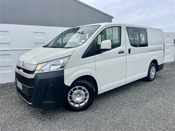 Toyota Hiace ZR HVN 2.8 TURBO DIESEL 5 SEATER VAN 2022