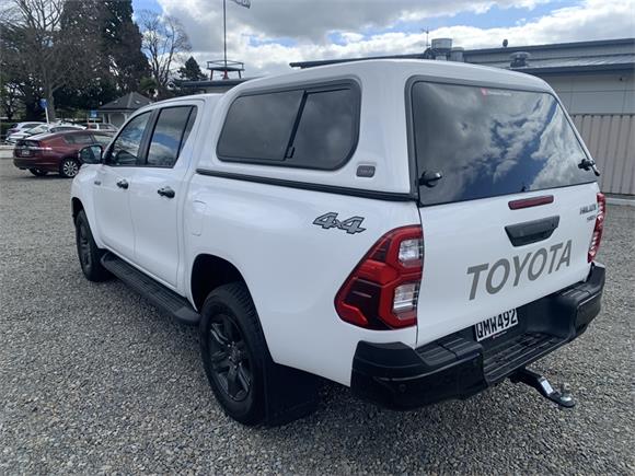 2024 Toyota Hilux SR5 2.8DT Hybrid 6AT 4WD DCW/4D/5S (LFDAS-NM1)