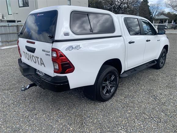 2024 Toyota Hilux SR5 2.8DT Hybrid 6AT 4WD DCW/4D/5S (LFDAS-NM1)