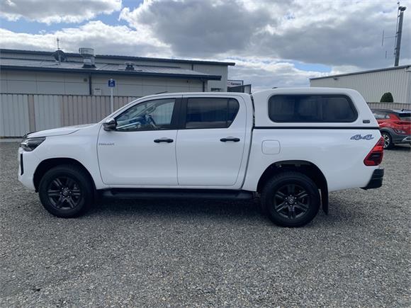 2024 Toyota Hilux SR5 2.8DT Hybrid 6AT 4WD DCW/4D/5S (LFDAS-NM1)