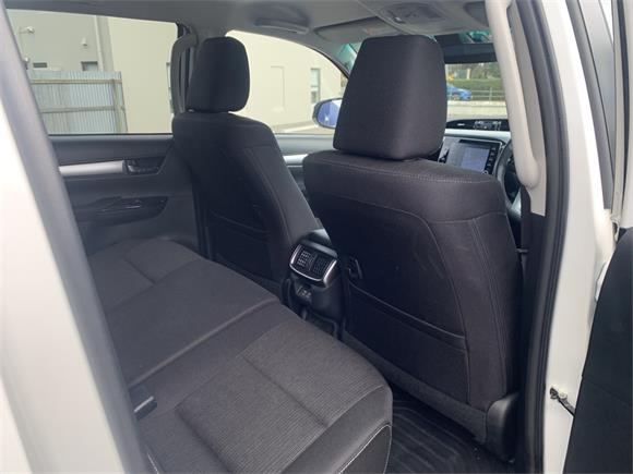 2024 Toyota Hilux SR5 2.8DT Hybrid 6AT 4WD DCW/4D/5S (LFDAS-NM1)