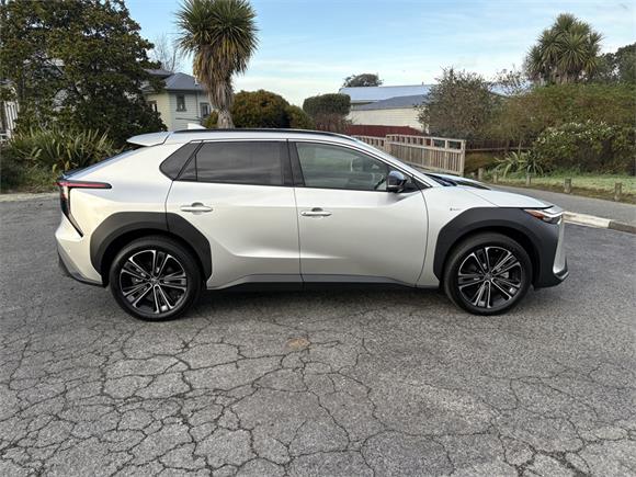 2023 Toyota bZ4X Motion BEV AWD SUV/5D/5S