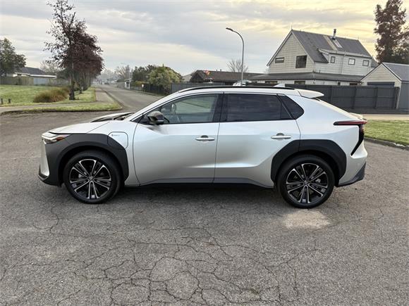 2023 Toyota bZ4X Motion BEV AWD SUV/5D/5S