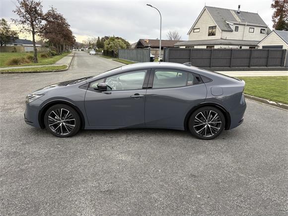 2023 Toyota Prius 2.0 Hybrid Z 5 Dr Hatch CVT 2WD FWD