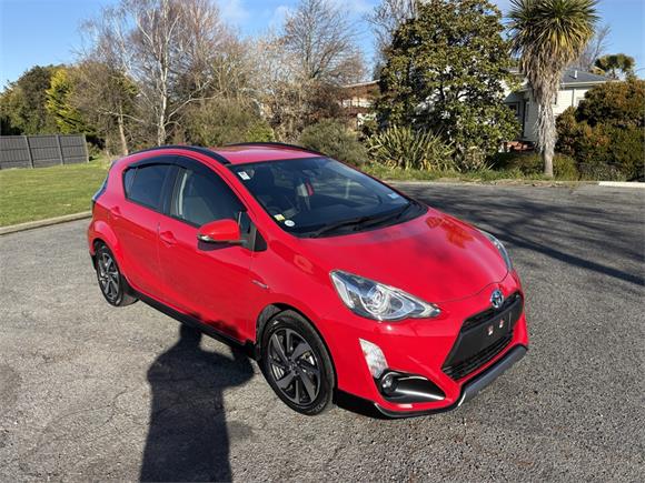 Toyota Aqua 1.5 Hybrid X Urban Solid 5 Dr Hatch CVT 2WD (NHP10-AHXXBC-1) 2016
