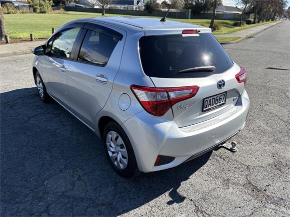 2017 Toyota Vitz 1.5 Hybrid F 5Dr Hatch CVT 2WD (NHP130-AHXNB-1)