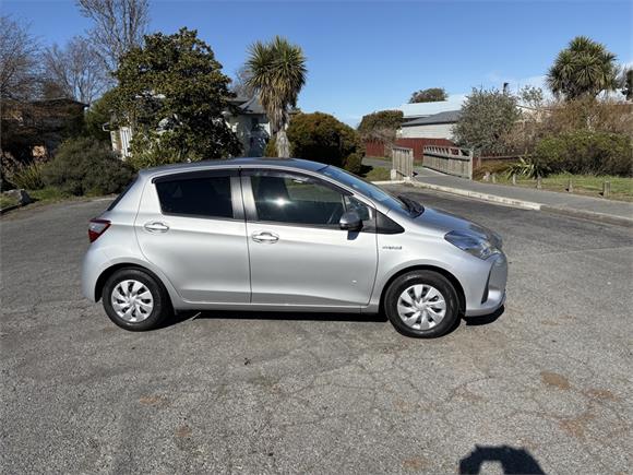 2017 Toyota Vitz 1.5 Hybrid F 5Dr Hatch CVT 2WD (NHP130-AHXNB-1)