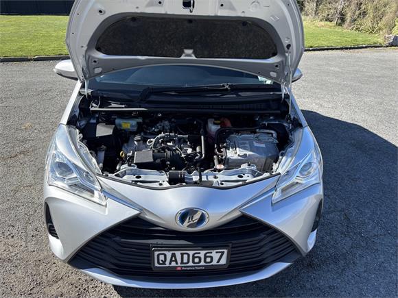 2017 Toyota Vitz 1.5 Hybrid F 5Dr Hatch CVT 2WD (NHP130-AHXNB-1)