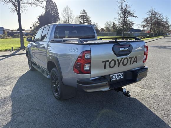 2022 Toyota Hilux SR5 CRUISER 2.8DT 6AT 4WD DCW/4D/5S