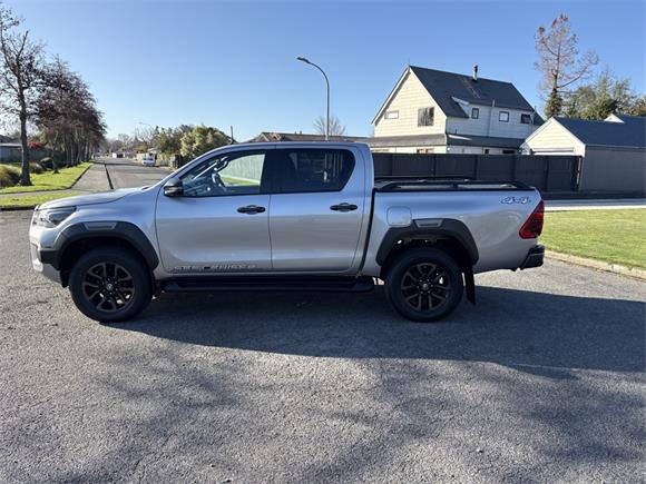 2022 Toyota Hilux SR5 CRUISER 2.8DT 6AT 4WD DCW/4D/5S