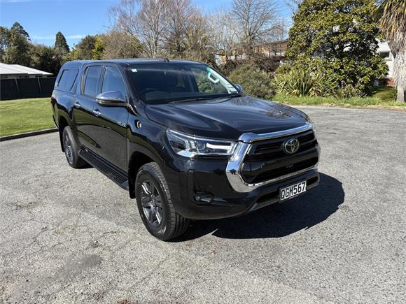 2023 Toyota Hilux SR5 2.8DT 6AT 4WD DCW/4D/5S