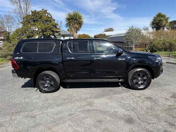 2023 Toyota Hilux SR5 2.8DT 6AT 4WD DCW/4D/5S