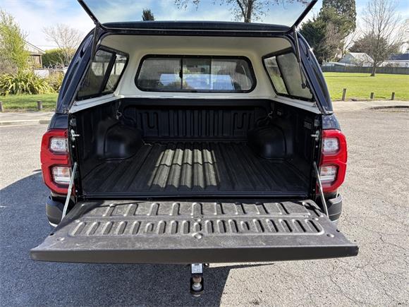 2023 Toyota Hilux SR5 2.8DT 6AT 4WD DCW/4D/5S
