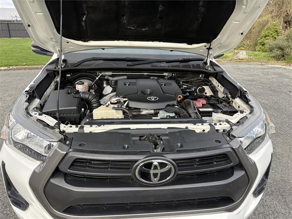 2022 Toyota Hilux SR 2.8DT 6AT 4WD DCC/4D/5S (JFDTC-NM1)