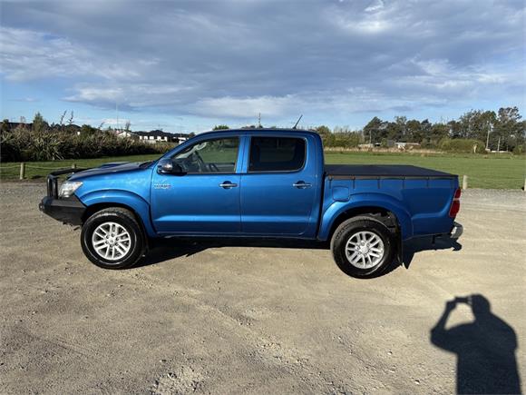 2013 Toyota Hilux SR5 4WD 3.0TD DC Ute 5M