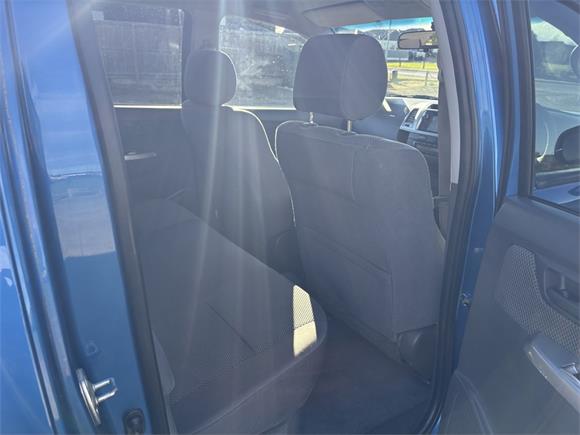 2013 Toyota Hilux SR5 4WD 3.0TD DC Ute 5M