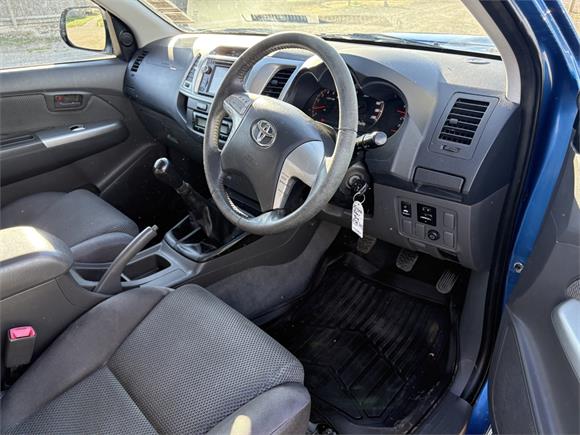 2013 Toyota Hilux SR5 4WD 3.0TD DC Ute 5M