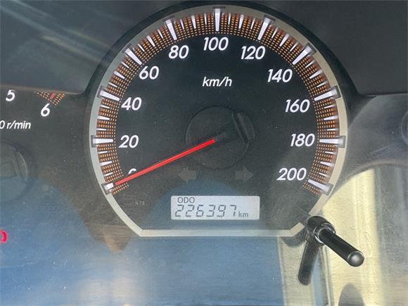 2013 Toyota Hilux SR5 4WD 3.0TD DC Ute 5M