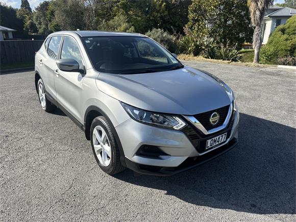 Nissan Qashqai 200  ST 2.0P/CVT 2018