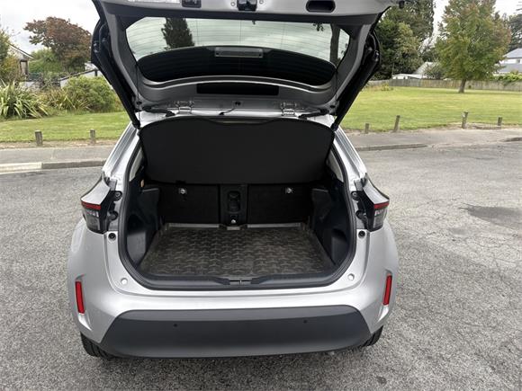 2022 Toyota Yaris Cross Limited 1.5P HV ECVT FWD SUV/5D/5S