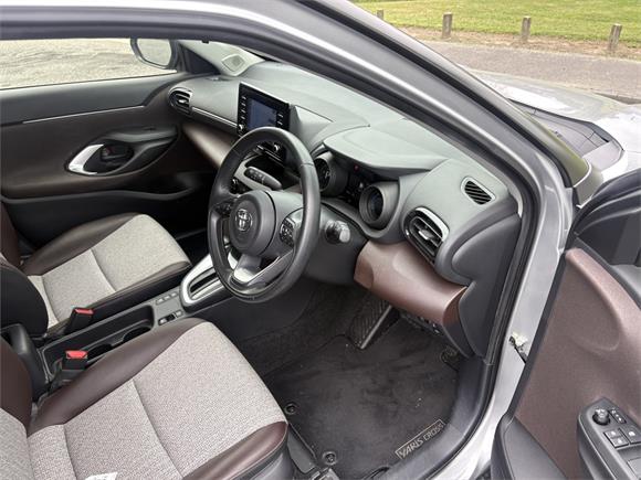 2022 Toyota Yaris Cross Limited 1.5P HV ECVT FWD SUV/5D/5S