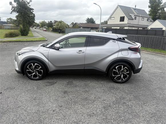 2017 Toyota C-HR G spec