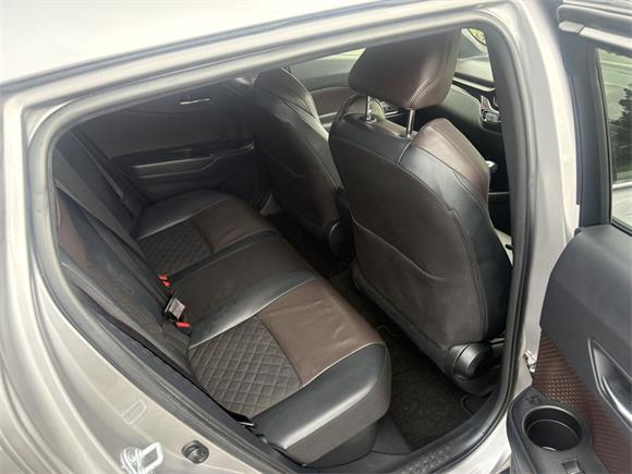 2017 Toyota C-HR G spec