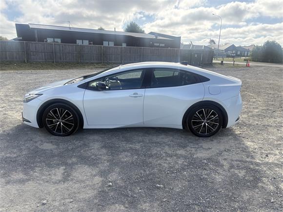 2023 Toyota Prius 2.0 Hybrid Z 5 Dr Hatch CVT 2WD FWD