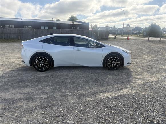 2023 Toyota Prius 2.0 Hybrid Z 5 Dr Hatch CVT 2WD FWD