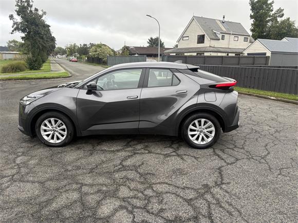 2024 Toyota C-HR GX 1.8L Hybrid Petrol Auto FWD SUV/5D/5S