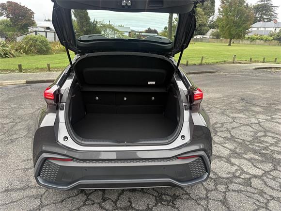 2024 Toyota C-HR GX 1.8L Hybrid Petrol Auto FWD SUV/5D/5S