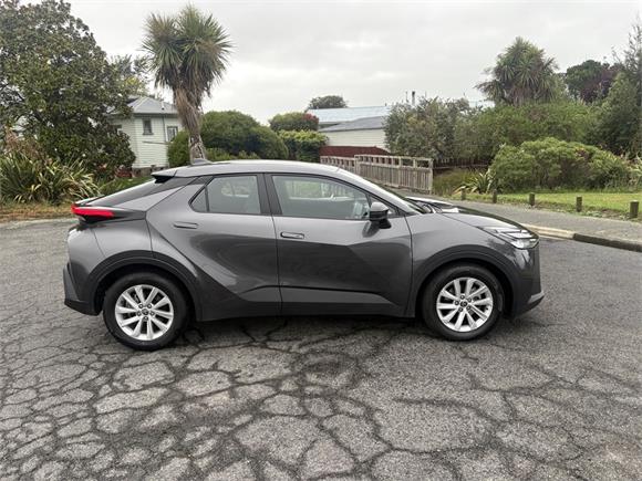 2024 Toyota C-HR GX 1.8L Hybrid Petrol Auto FWD SUV/5D/5S