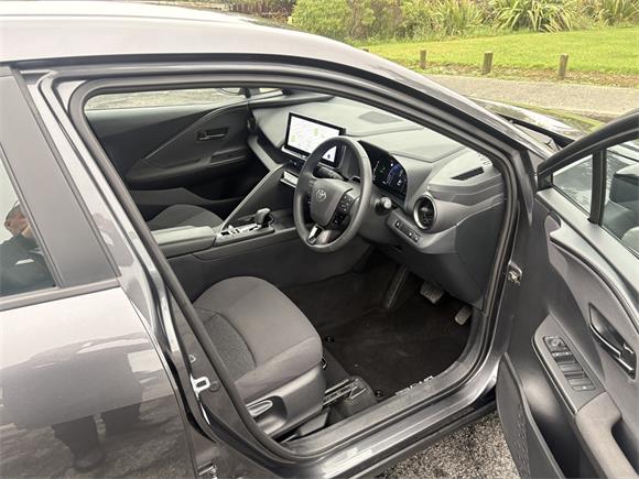 2024 Toyota C-HR GX 1.8L Hybrid Petrol Auto FWD SUV/5D/5S