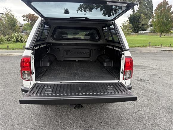 2018 Toyota Hilux 4WD SR5 2.8DT DOUBLE CAB UTE/4 6AT